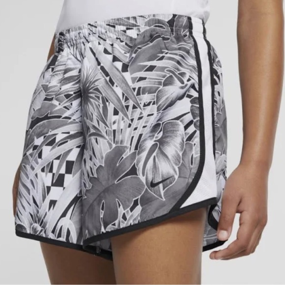 Nike Girls Tropical Print Dri-Fit Shorts - Picture 1 of 5